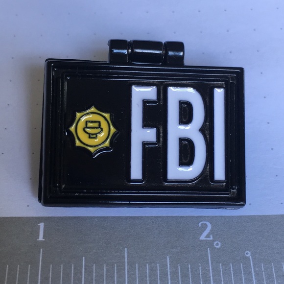Fox Mulder FBI pin X-Files / Simpson’s mashup - Picture 6 of 8